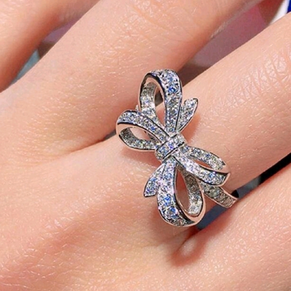 BETSEY JOHNSON HOLIDAY CRYSTAL BOW RING SZ 10